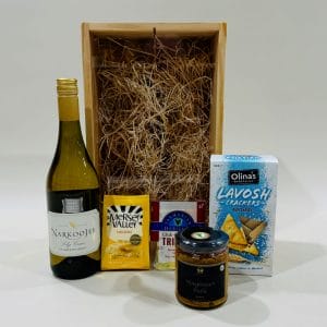 Narkoojee Wine And Cheese Gift Hamper image. Beautifully presented Narkoojee wine and cheese gift hamper. Buy Online or Phone 03 5174-4888